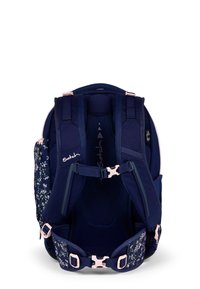 Zaino blu navy con accenti a motivo floreale, spallacci imbottiti, schienale in rete, fibbie regolabili e logo del marchio sul davanti.