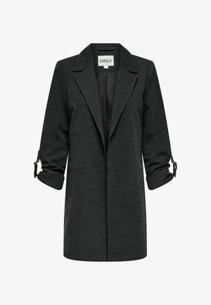 Czarna kurtka w stylu żakietu wykonana z teksturowanej tkaniny, z klapami, a rękawy zrolowane, zabezpieczone klamrami. Posiada otwarty przód.