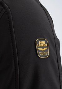 Unselected, black onyx