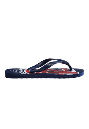 Infradito blu con il design della bandiera Union Jack in rosso, bianco e blu sul plantare, mostrata di profilo su sfondo bianco.
