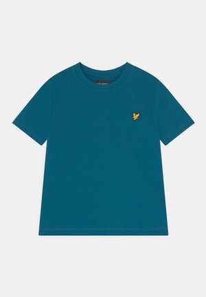 T-shirt w kolorze zielononiebieskim z krótkim rękawem i okrągłym dekoltem, z małym żółtym haftowanym logo ptaka na lewej piersi.