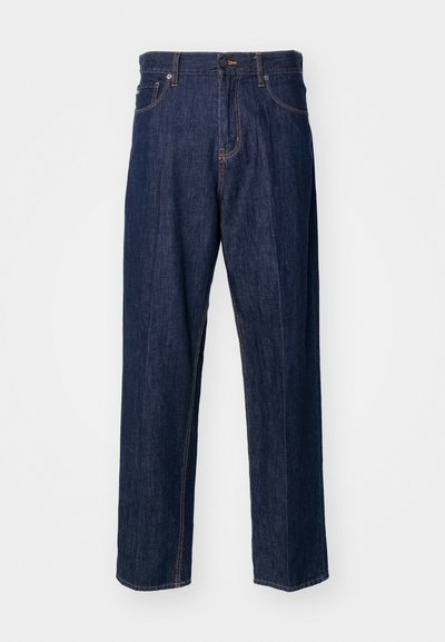 Tmavě modré džíny s rovným střihem, viditelným švem v kontrastní barvě a klasickým provedením s pěti kapsami.