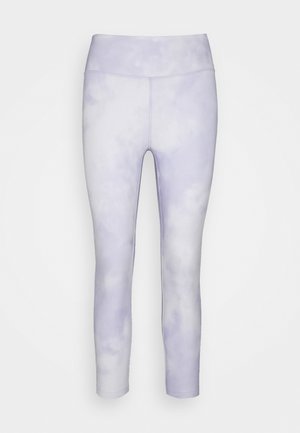 Lawendowe legginsy tie-dye z wysokim stanem, płaskimi szwami, długością do kostek oraz gładką, elastyczną tkaniną.