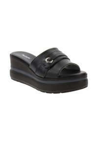 Sandalo con zeppa nera realizzato in pelle con suola spessa. Presenta due cinturini superiori e un dettaglio decorativo in argento con fibbia.