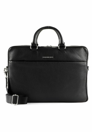 Malette en cuir noir avec finition texturée, double poignée supérieure, sangle amovible, quincaillerie en acier inoxydable et poche zippée à l'avant.