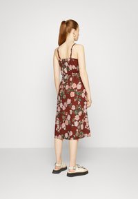 Vero Moda VMLGELINA SINGLET MIDI DRESS - Vestido de dia - henna