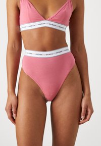 Guess - CARRIE HIGH WAIST  - Siaurikės - rose Miniatiūros vaizdas 1