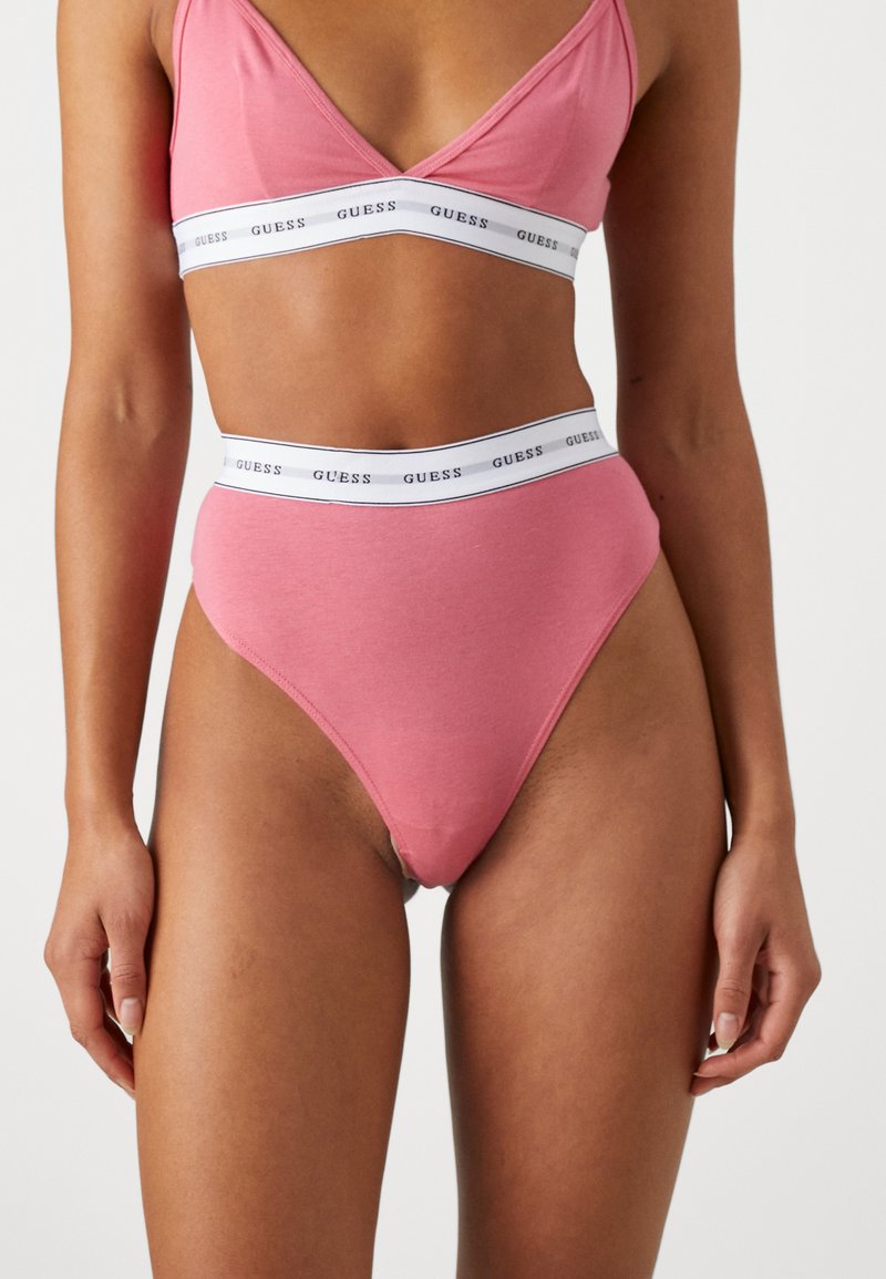 Guess - CARRIE HIGH WAIST  - Siaurikės - rose, Padidinti