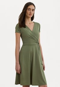 Lauren Ralph Lauren - KARLEE SURPLICE JERSEY DRESS - Etuikleid - sage green Thumbnail-Bild 1