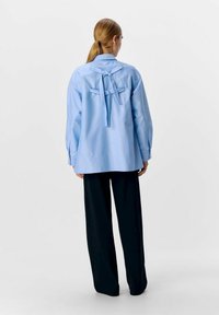 Object LOOSE FIT - Blusa - cornflower blue