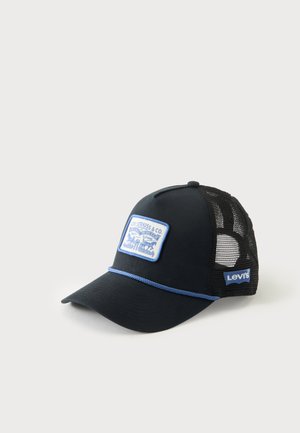 Zwarte Levi's baseballpet met blauwe bies, mesh achterkant en wit patch-logo op de voorkant en zijkant.