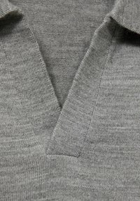 Izbrano, warm grey melange