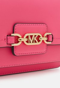 MICHAEL Michael Kors HEATHER XBODY - Taška s příčným popruhem - camila rose