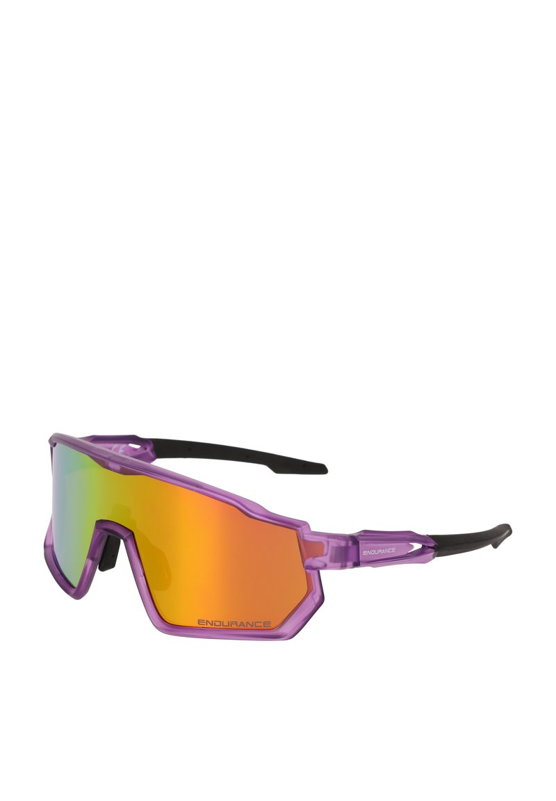 Lila Sonnenbrille mit eckigem Design, verspiegelten orangefarbenen Gläsern und schwarzen Gummi-Akzenten. Verfügt über ein leichtes Gestell für Langlebigkeit.