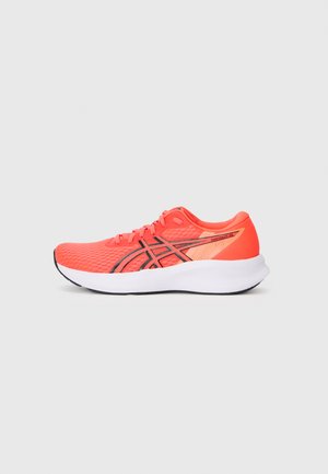 PATRIOT 14 - Road running shoes - flash red/black