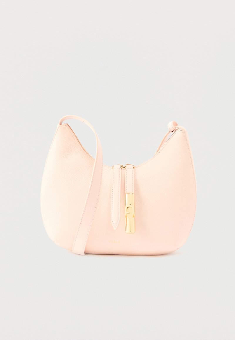 Ροζ δερμάτινη τσάντα ώμου με λεία υφή, καμπυλωτό σχήμα, κλείσιμο με φερμουάρ και επιχρυσωμένες μεταλλικές λεπτομέρειες. Περιλαμβάνει ρυθμιζόμενο ιμάντα ώμου.