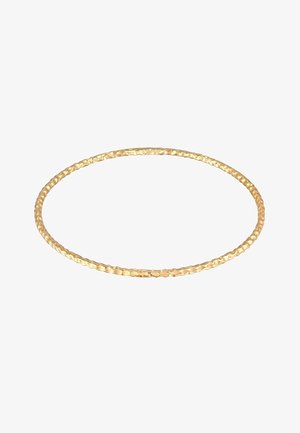 Bracelet jonc fin en or martelé avec une surface texturée et une forme circulaire lisse sur fond blanc.