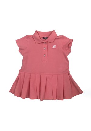 Vestito polo rosa a maniche corte per bambino piccolo con colletto, tre bottoni, gonna a pieghe e piccolo logo bianco sul petto.