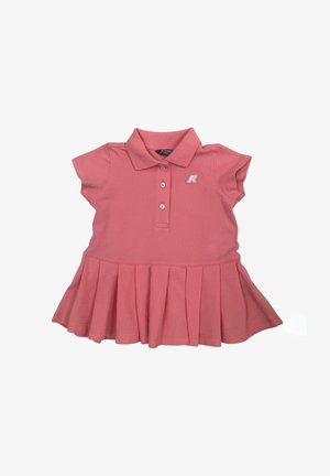 Vestito polo rosa a maniche corte per bambino piccolo con colletto, tre bottoni, gonna a pieghe e piccolo logo bianco sul petto.