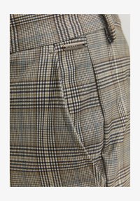 Non selezionato, oxford tan