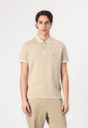 Tommy Hilfiger REGULAR FIT - Polo shirt - sandalwood