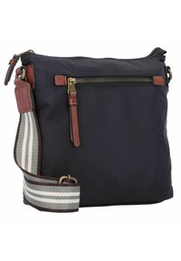 Schwarze Nylon-Crossbody-Tasche mit braunen Lederelementen, Reißverschluss in goldfarbener Ausführung und einem gestreiften Stoffriemen. Verfügt über eine Front-Reißverschlusstasche.