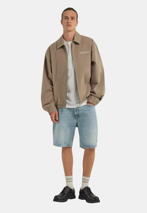 BERMUDA - Shorts di jeans - blu