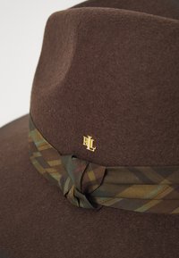 Lauren Ralph Lauren RIBBON-TRIM WOOL FELT FEDORA - Šešir - deep mahogany
