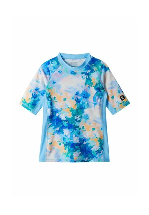 Krótki rękaw niebiesko-biała rash guard z kwiatowym wzorem, okrągłym dekoltem i naszywką z logo na lewym rękawie.