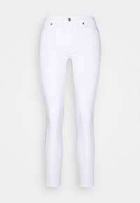 Jeans skinny de mezclilla blanca con un diseño clásico de cinco bolsillos, cierre de botón, costuras sutiles y una textura suave.