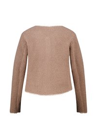 Beige-bruin fleece-jack met lange mouwen, van textuur voorzien en met een iets cropped zoom, getoond vanuit de achterkant op een witte achtergrond.