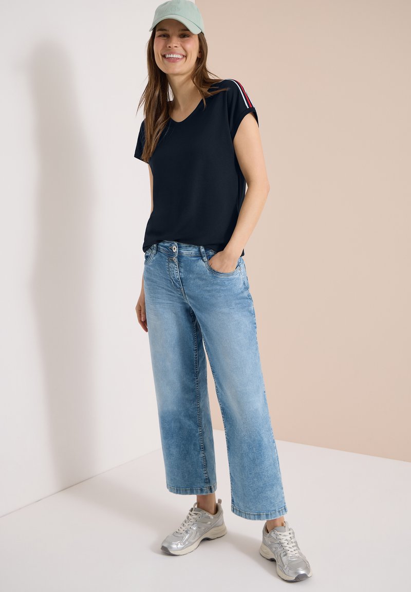 Hochwertiges Lacoste Classic Fit Damen T-Shirt mit Rundhals in der