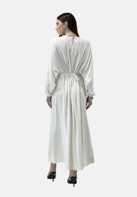 Elara ABAYA - Vestido largo - weiß