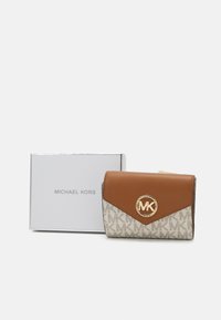 MICHAEL Michael Kors GREENWICH TRIFOLD - Lommebok - vanilla