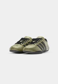 adidas Originals TOKYO - Joggesko - gold metallic/core black