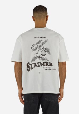 Pegador CABERRY TEE - Nyomott mintás póló - off-white