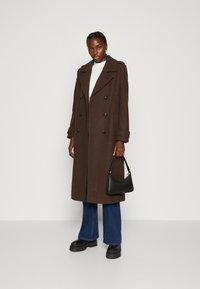Modström SHAYMD COAT - Trenchcoat - dark coffee
