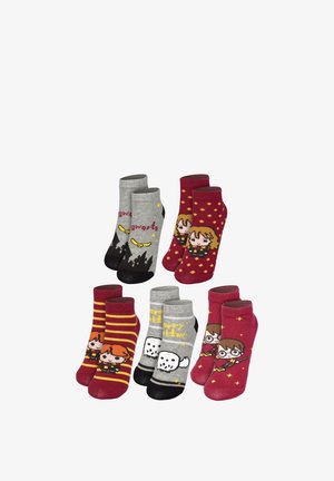 Cinque paia di calzini alla caviglia con personaggi e simboli a tema Harry Potter in stile cartone animato, caratterizzati da colori rosso, grigio e giallo.