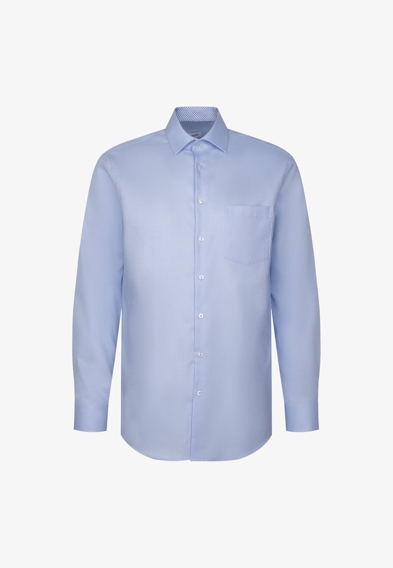 Hellblaues Langarmhemd mit Button-Down-Kragen, Brusttasche und glatter Textur. Im Kragen befindet sich ein dezentes Karomuster.