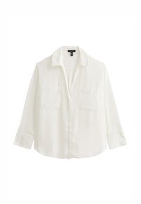 Vit blus med lång ärm, tillverkad av lätt tyg. Har krage, knäppning fram och två bröstfickor.
