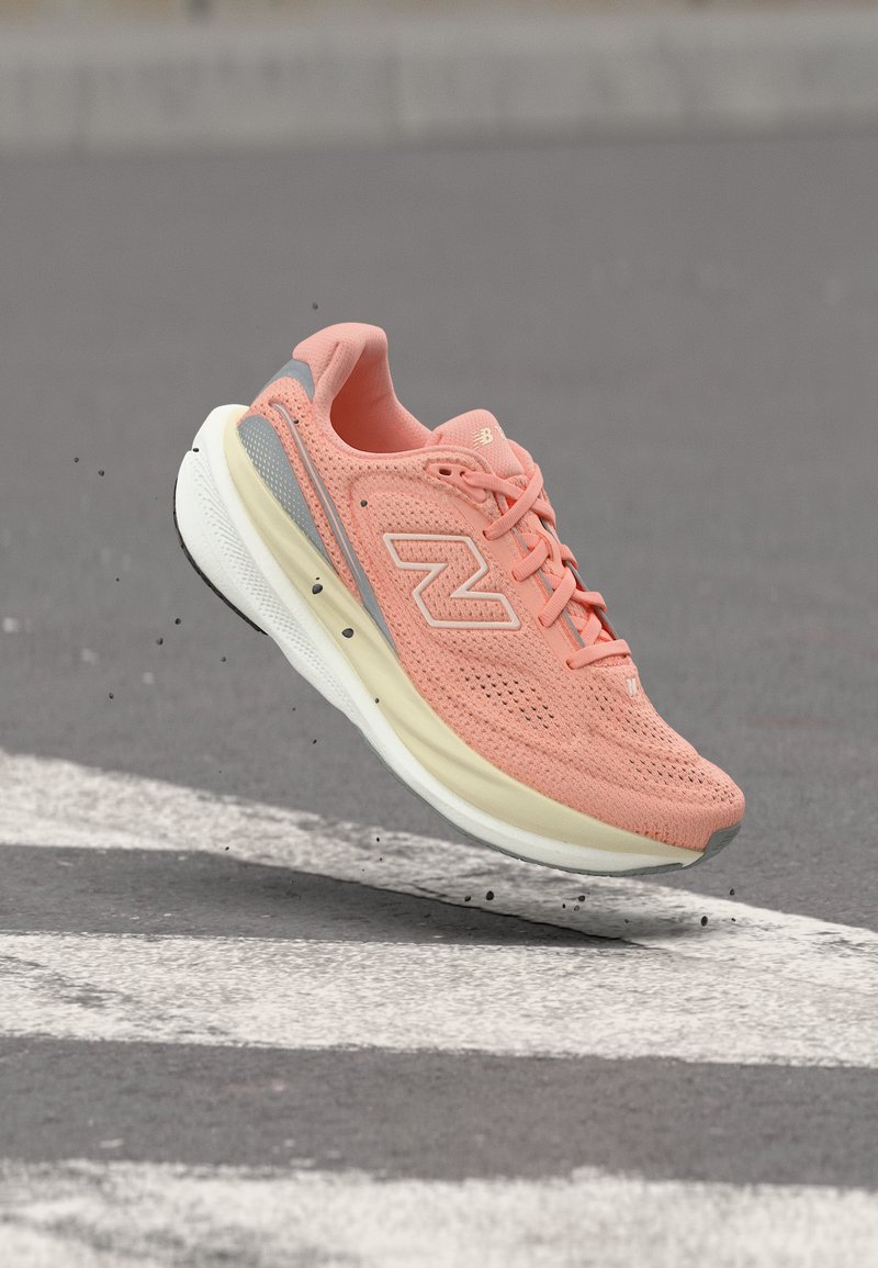 1080V15 ROAD pink lemonade/pink