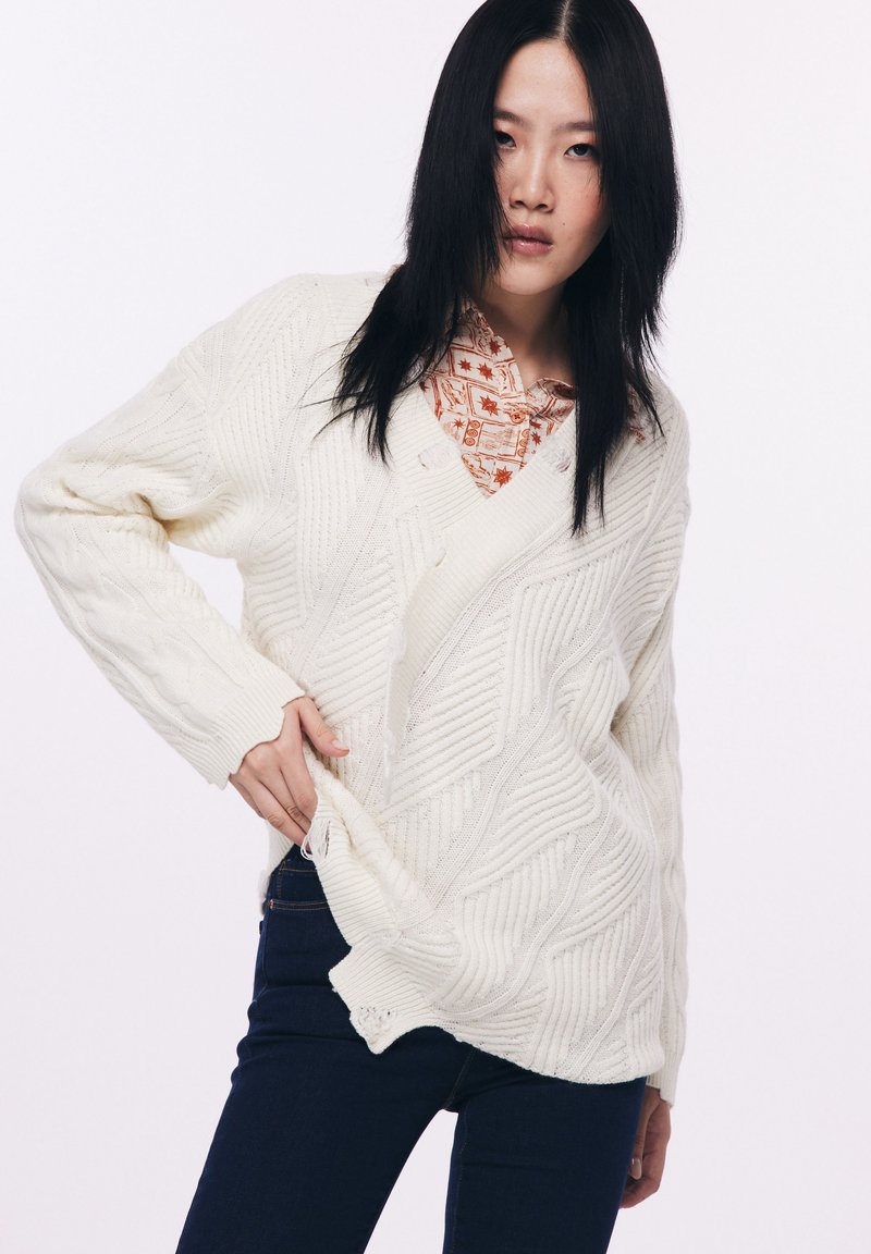 Twist REGULAR FIT RAW EDGE DETAILED Jumper cream/beige Zalando.de