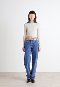 Calvin Klein MUST SQUARE BUCKLE - Curea - lion