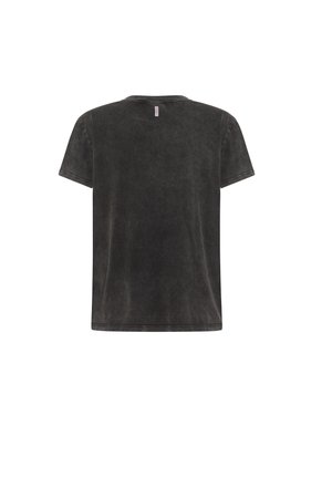 Zwarte, kortärmelige t-shirt van zachte stof met een gewassen textuur. Heeft een eenvoudige ronde halslijn en geen zichtbare logo's of patronen.