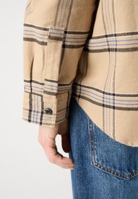HUGO EBOLT - Lett jakke - medium beige