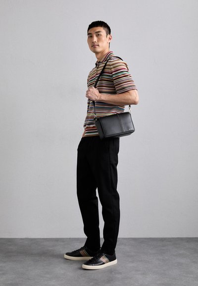 Paul Smith WOMEN BAG FLAP XBODY UNISEX - Rankinė per petį - black