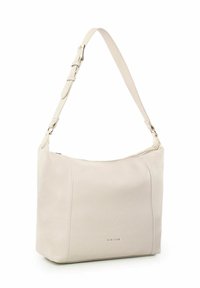 Beige læderhandtaske med en glat overflade, rektangulær form, justerbar skulderrem og diskret branding på den nederste frontsektion.
