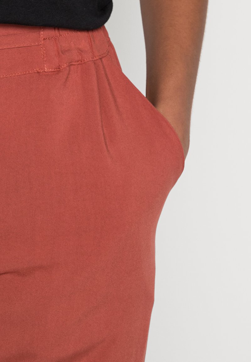 Damen Chinos | Vero Moda VMEASY PANTS Stoffhose marsala/dunkelrot - WG63994 Damen Chinos | Vero Moda VMEASY PANTS Stoffhose marsala/dunkelrot - WG63994