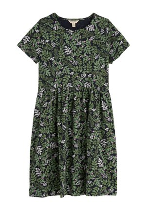 Lühike must kleit lühikeste varrukatega, roheliste lehtede ja väikeste lilla õieprintidega, taljest kogutud ja ümmarguse kaelusega.