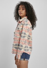 Urban Classics LADIES INKA OVERSIZED SHIRT JACKET - Lichte jas - summerinka